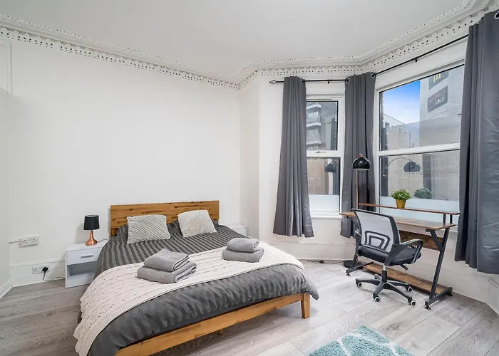 Cozy & Comfy Woodgreen Station Apartment Sleeps 6
