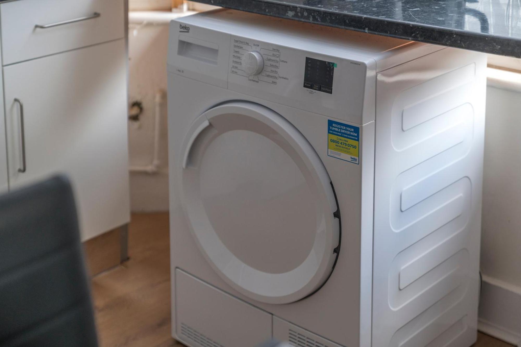 Apartment Cozy & Comfy Woodgreen Station Sleeps 6 *