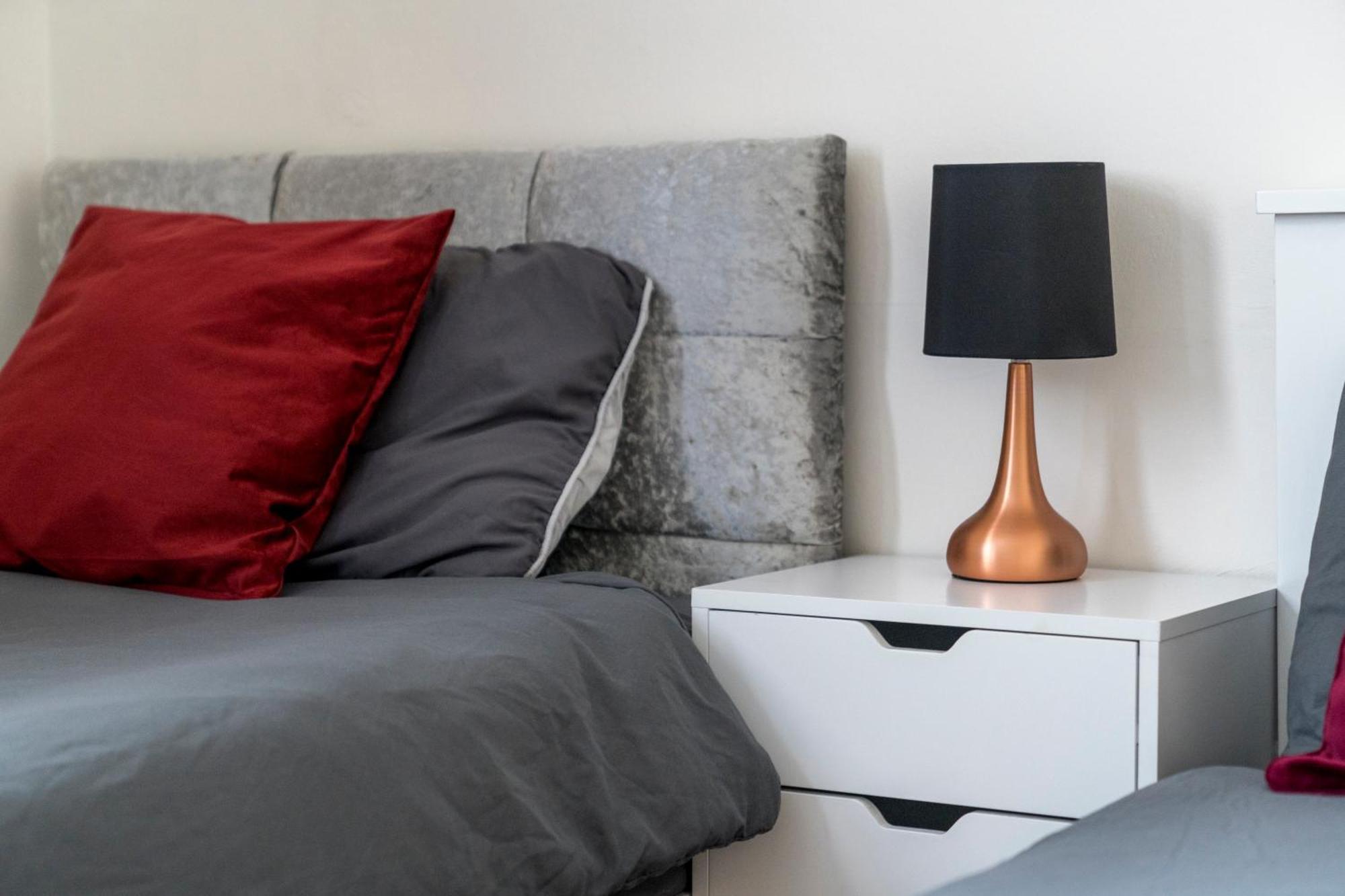 Cozy & Comfy Woodgreen Station Sleeps 6 Apartment London