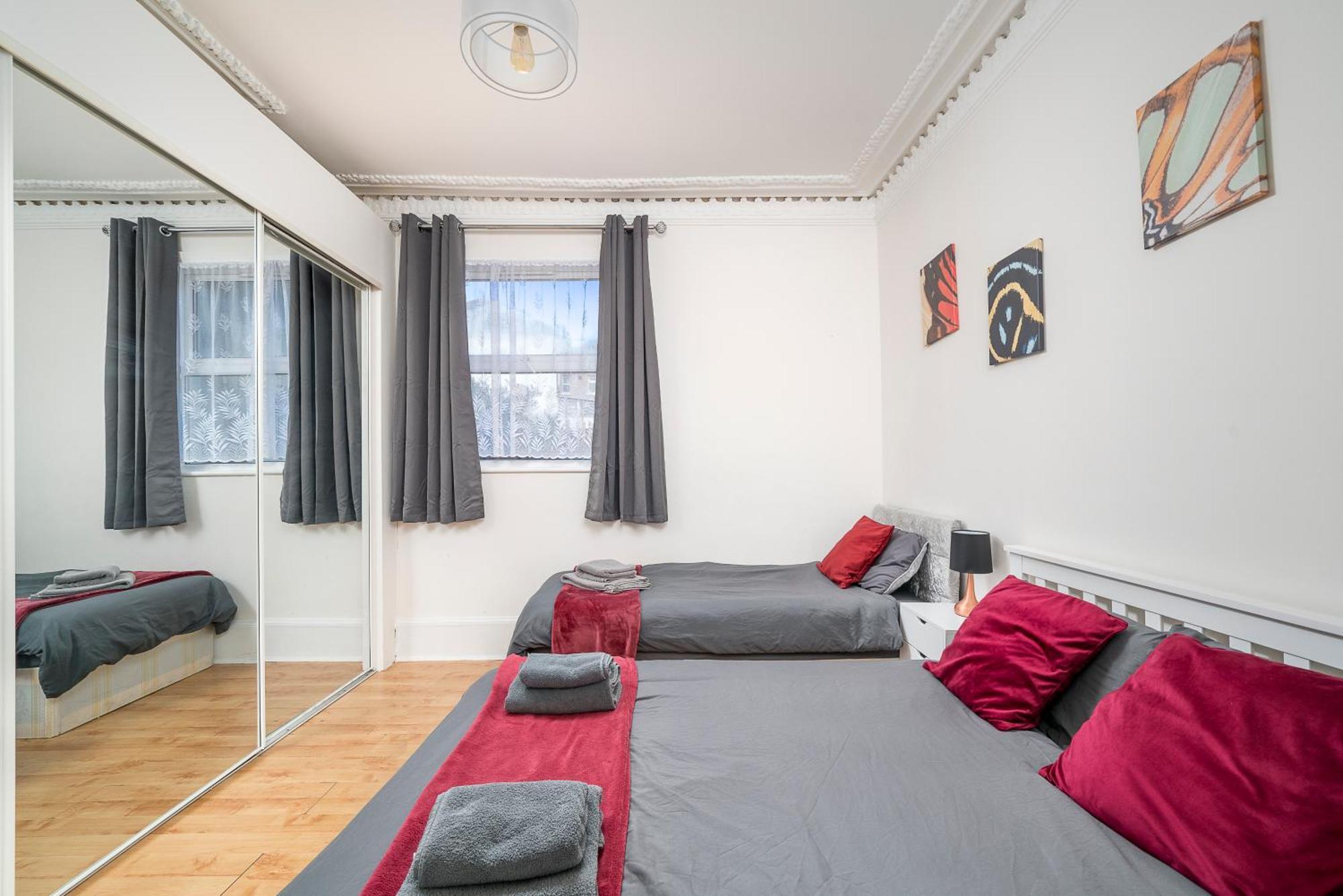 Cozy & Comfy Woodgreen Station 2br 2mins To Metro 20mins To Appartement Londen